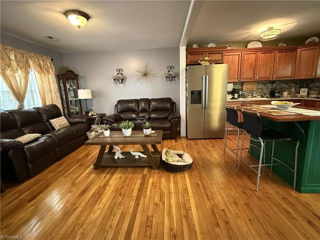 400 Croydon Lane, Winston-salem, NC 27107