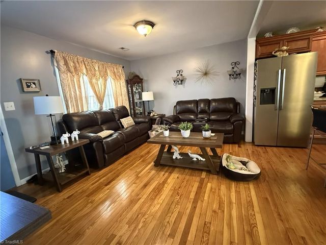 400 Croydon Lane, Winston-salem, NC 27107