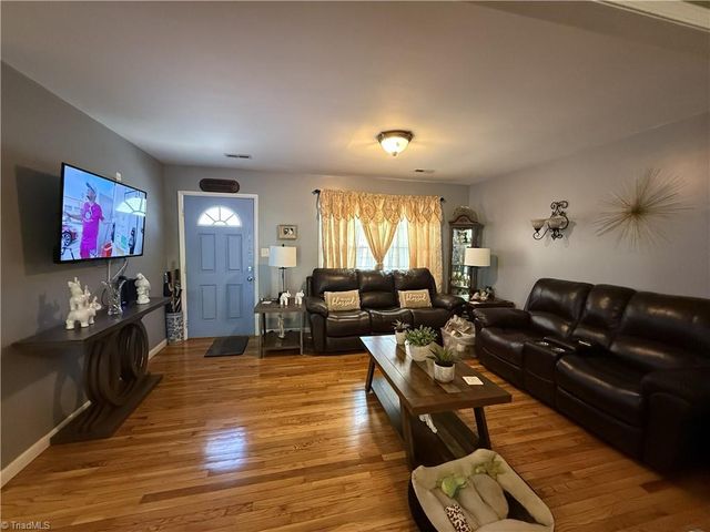 400 Croydon Lane, Winston-salem, NC 27107