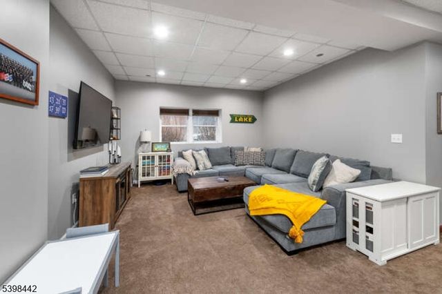 19 Ivy Pl, West Milford Twp., NJ 07480