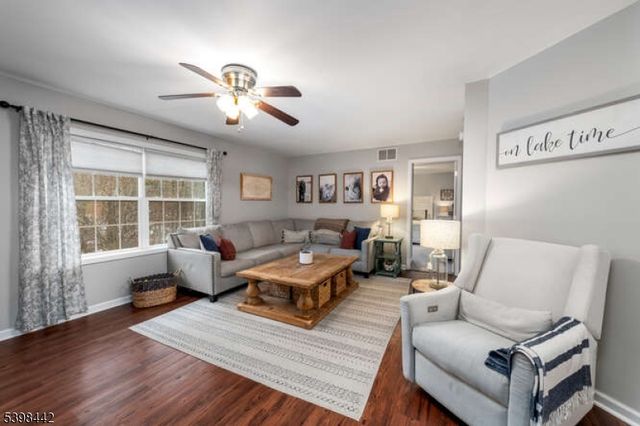 19 Ivy Pl, West Milford Twp., NJ 07480