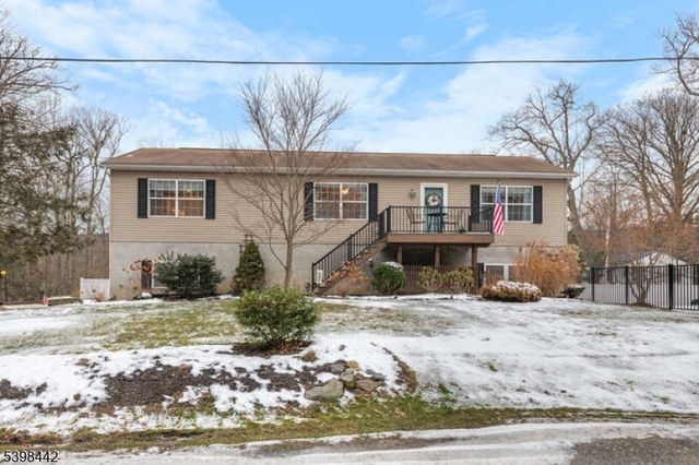 19 Ivy Pl, West Milford Twp., NJ 07480