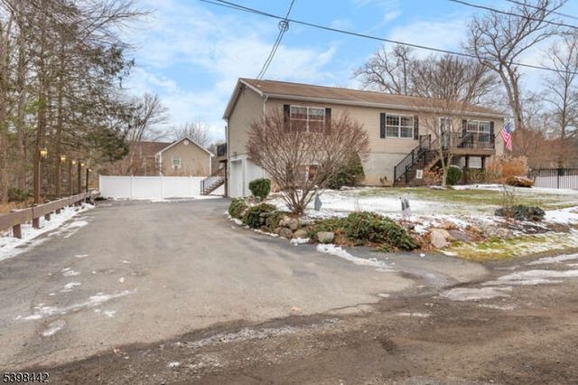 19 Ivy Pl, West Milford Twp., NJ 07480