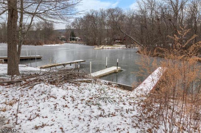 19 Ivy Pl, West Milford Twp., NJ 07480