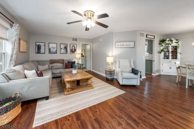 19 Ivy Pl, West Milford Twp., NJ 07480