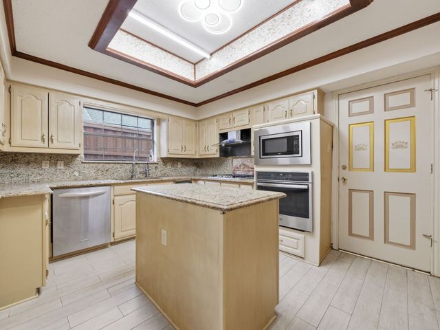 10211 Shadow Way, Dallas, TX 75243