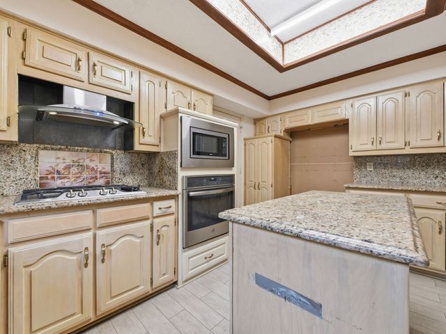 10211 Shadow Way, Dallas, TX 75243