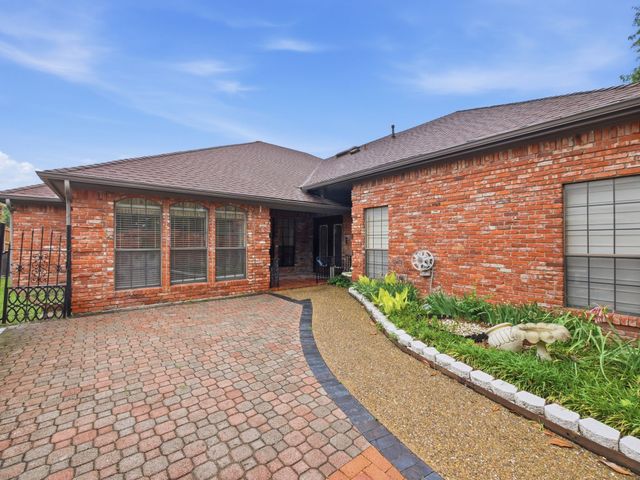 10211 Shadow Way, Dallas, TX 75243