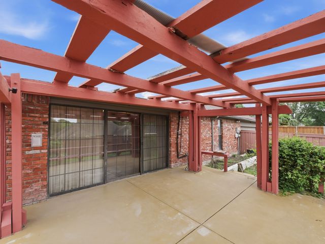 10211 Shadow Way, Dallas, TX 75243