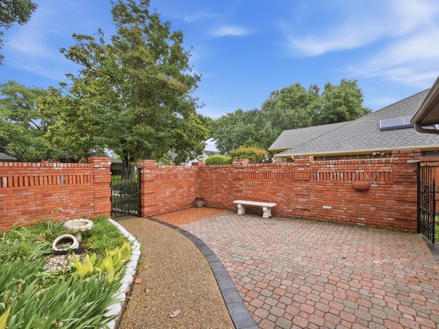 10211 Shadow Way, Dallas, TX 75243