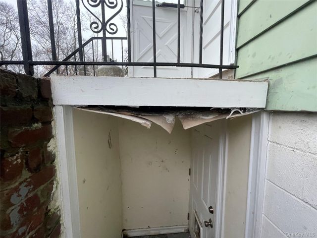 30 Oakcrest Avenue, Middle Island, NY 11953