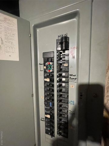 30 Oakcrest Avenue, Middle Island, NY 11953