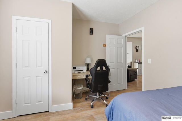 710 S Washington Street, Papillion, NE 68046