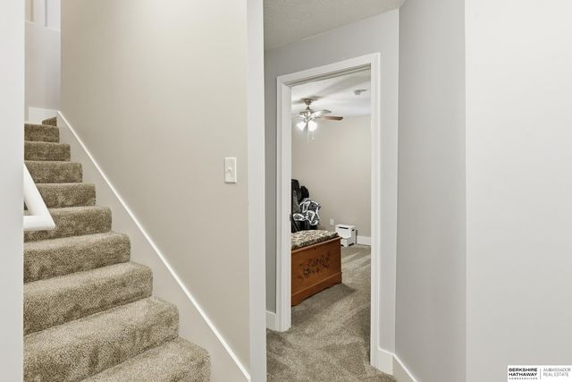 710 S Washington Street, Papillion, NE 68046