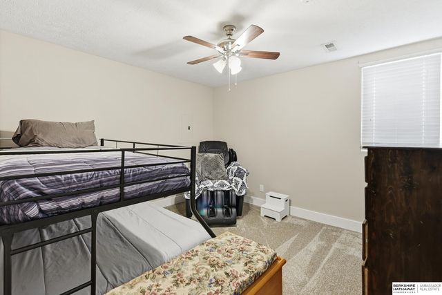 710 S Washington Street, Papillion, NE 68046