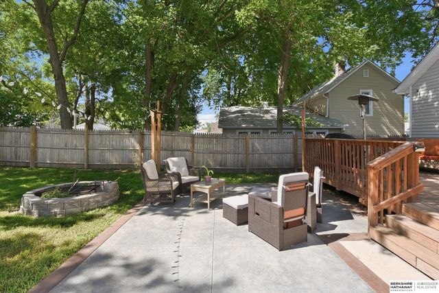 710 S Washington Street, Papillion, NE 68046