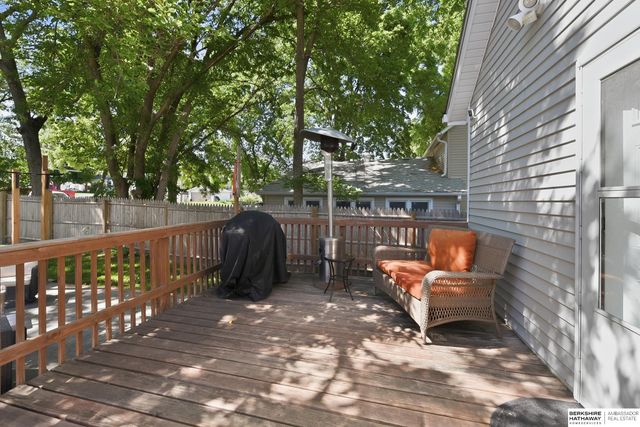 710 S Washington Street, Papillion, NE 68046