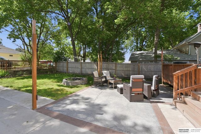 710 S Washington Street, Papillion, NE 68046