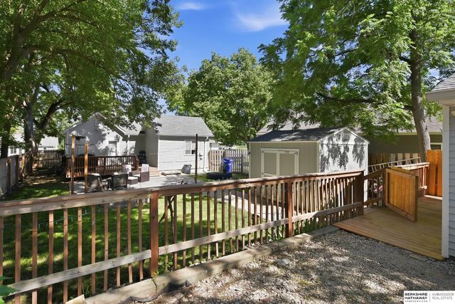 710 S Washington Street, Papillion, NE 68046