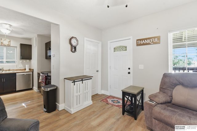 710 S Washington Street, Papillion, NE 68046