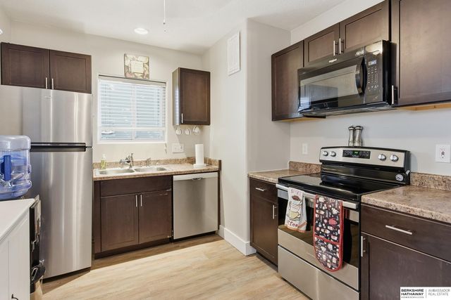 710 S Washington Street, Papillion, NE 68046