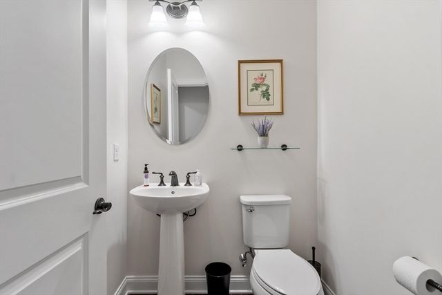 40 Phoebe St 101, Methuen, MA 01844