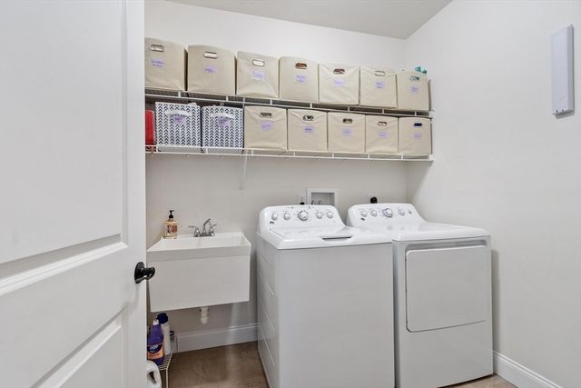 40 Phoebe St 101, Methuen, MA 01844