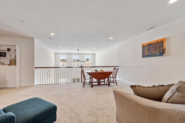 40 Phoebe St 101, Methuen, MA 01844