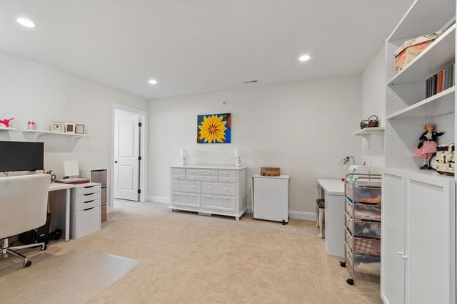 40 Phoebe St 101, Methuen, MA 01844