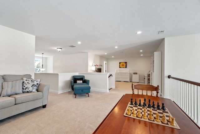 40 Phoebe St 101, Methuen, MA 01844