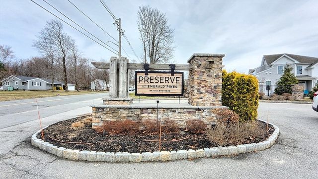 40 Phoebe St 101, Methuen, MA 01844