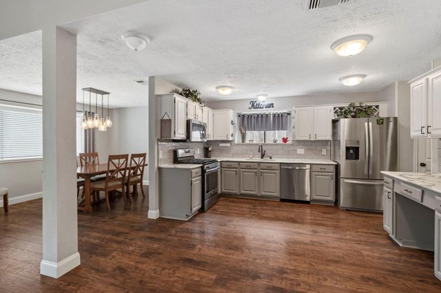 2437 Willow Bend Drive, Richmond, TX 77406