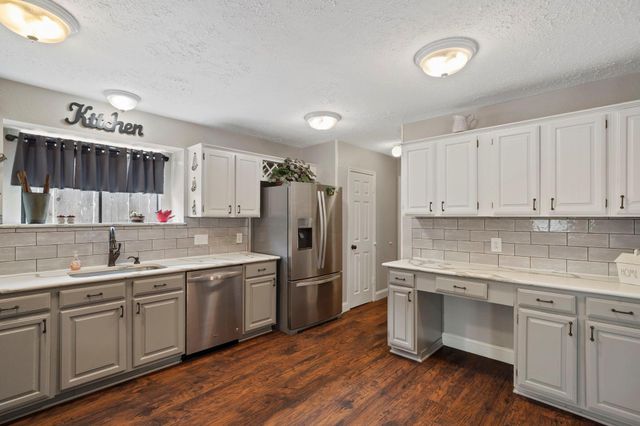 2437 Willow Bend Drive, Richmond, TX 77406