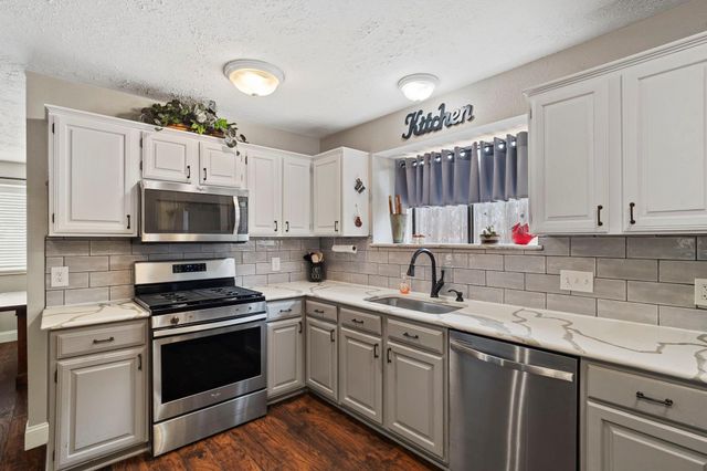 2437 Willow Bend Drive, Richmond, TX 77406
