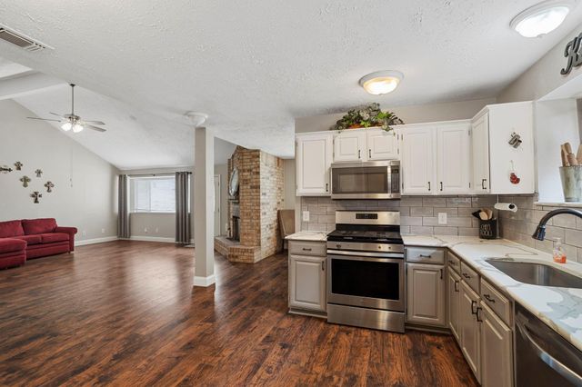 2437 Willow Bend Drive, Richmond, TX 77406
