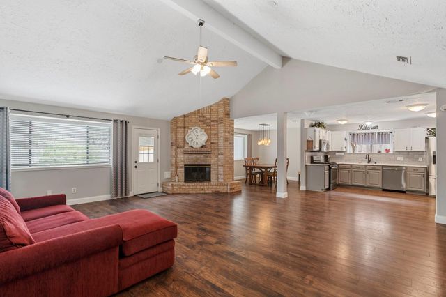 2437 Willow Bend Drive, Richmond, TX 77406