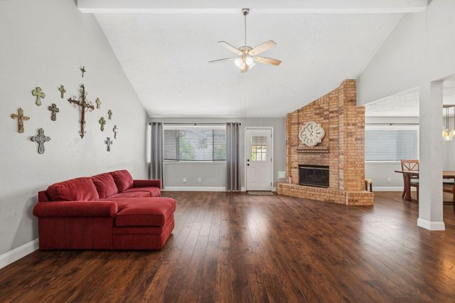 2437 Willow Bend Drive, Richmond, TX 77406