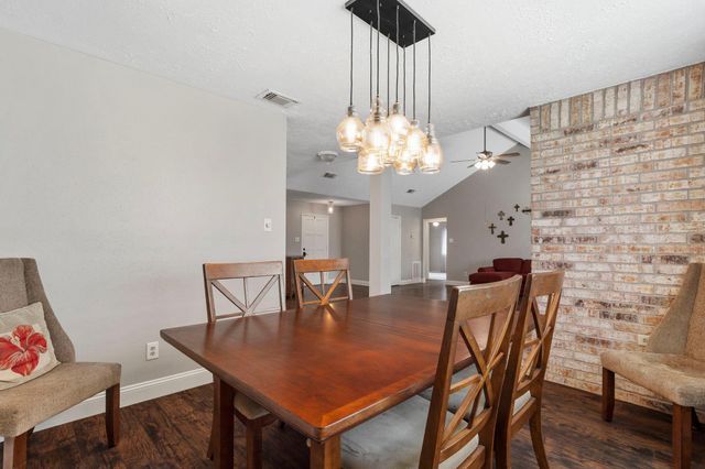 2437 Willow Bend Drive, Richmond, TX 77406