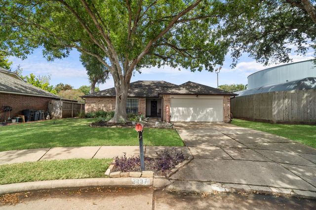 2437 Willow Bend Drive, Richmond, TX 77406