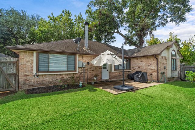 2437 Willow Bend Drive, Richmond, TX 77406