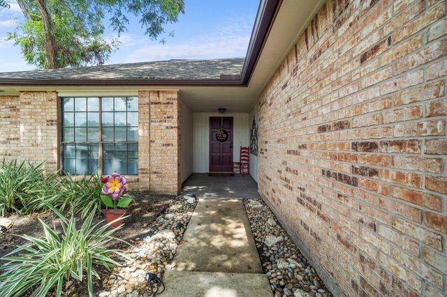 2437 Willow Bend Drive, Richmond, TX 77406