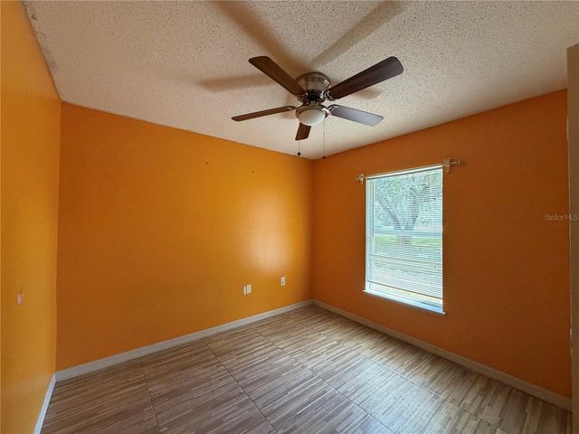 1011 EIFFEL LANE, Kissimmee, FL 34759