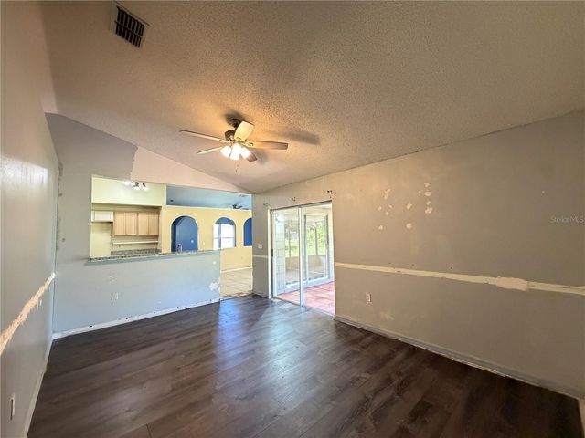 1011 EIFFEL LANE, Kissimmee, FL 34759