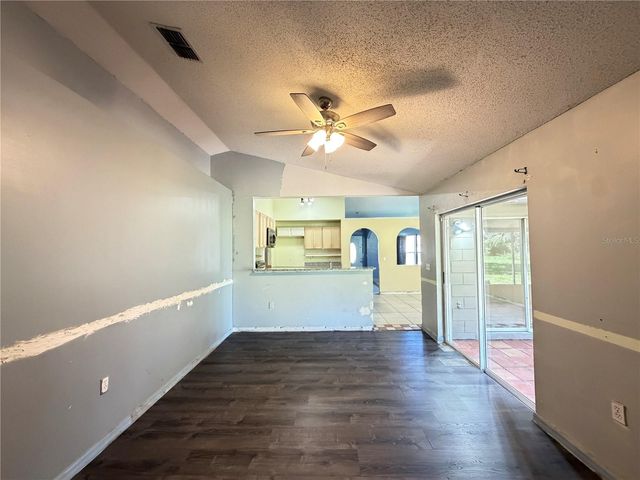 1011 EIFFEL LANE, Kissimmee, FL 34759