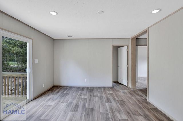 98 St Simons Street, Jesup, GA 31545