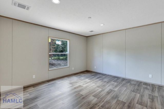 98 St Simons Street, Jesup, GA 31545