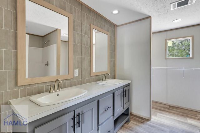 98 St Simons Street, Jesup, GA 31545