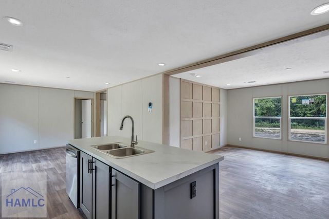 98 St Simons Street, Jesup, GA 31545