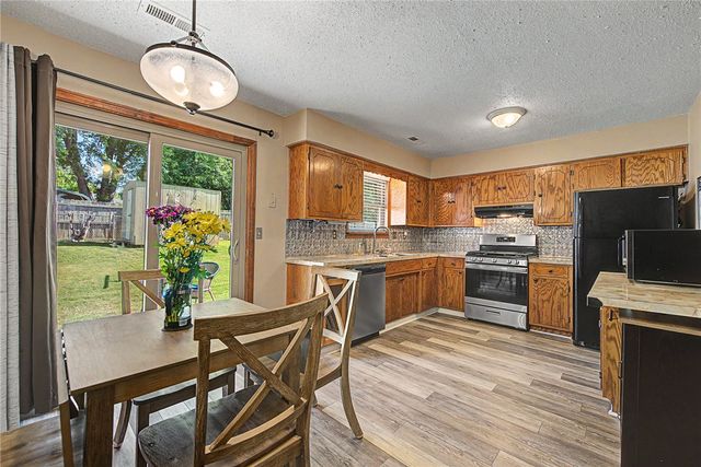 2500 N Jill Circle, Springdale, AR 72762