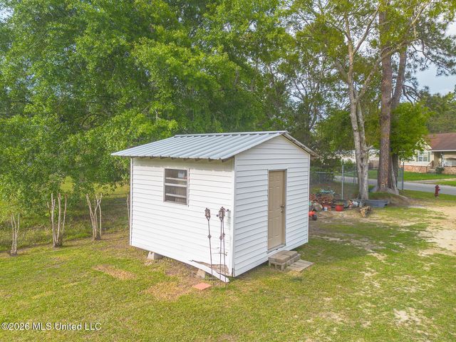 15916 Cottonwood Drive, Biloxi, MS 39532